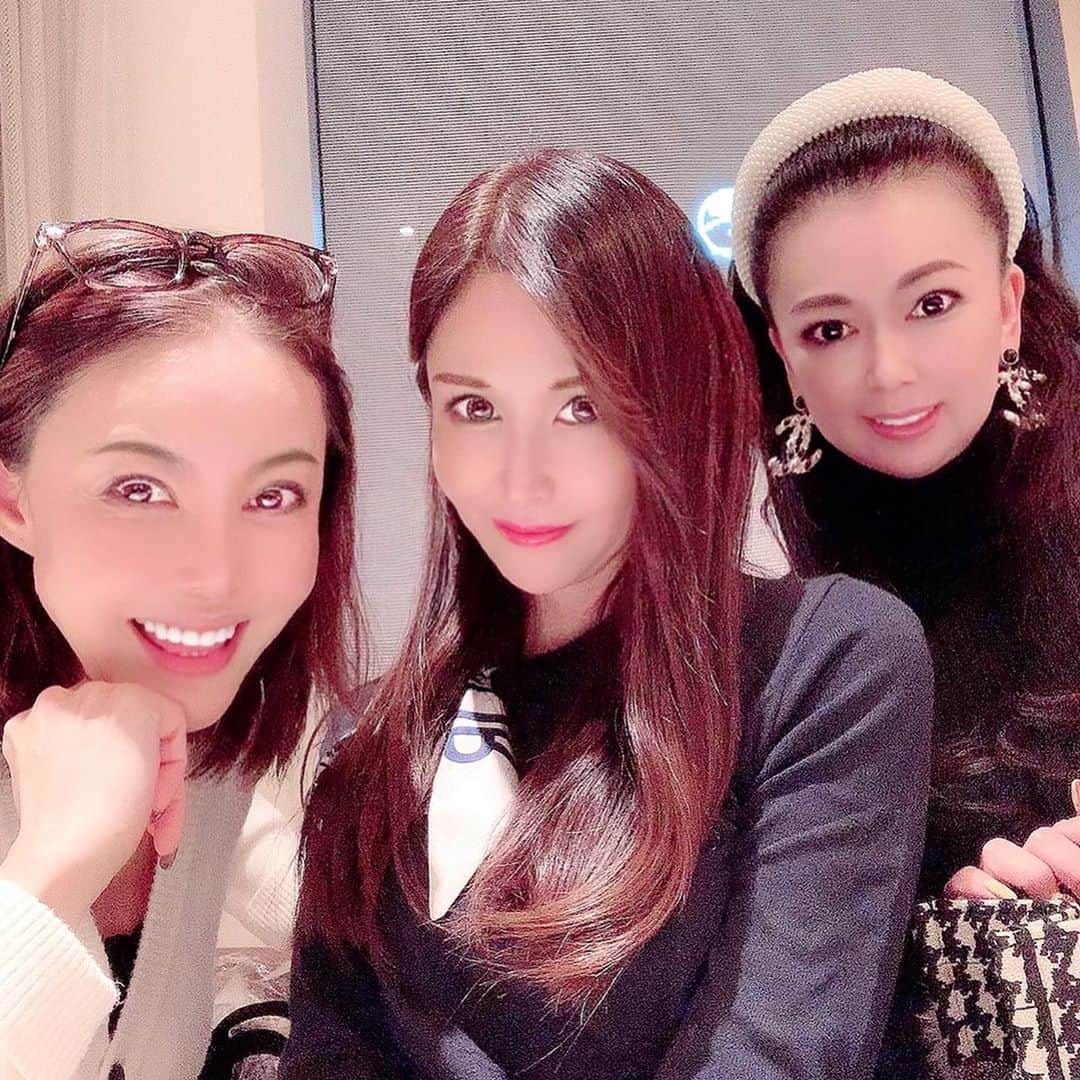のインスタグラム：「最強ファミリー❤️」