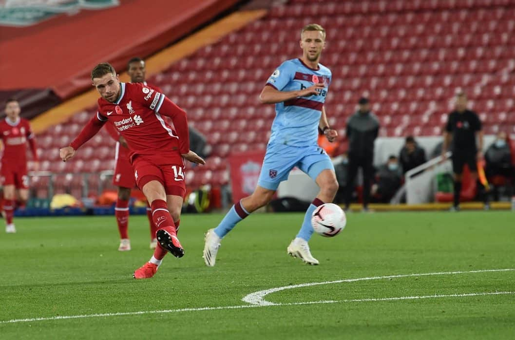 ジョーダン・ヘンダーソンさんのインスタグラム写真 - (ジョーダン・ヘンダーソンInstagram)「Impressive night at Anfield! ✨ #YNWA」11月1日 5時12分 - jhenderson