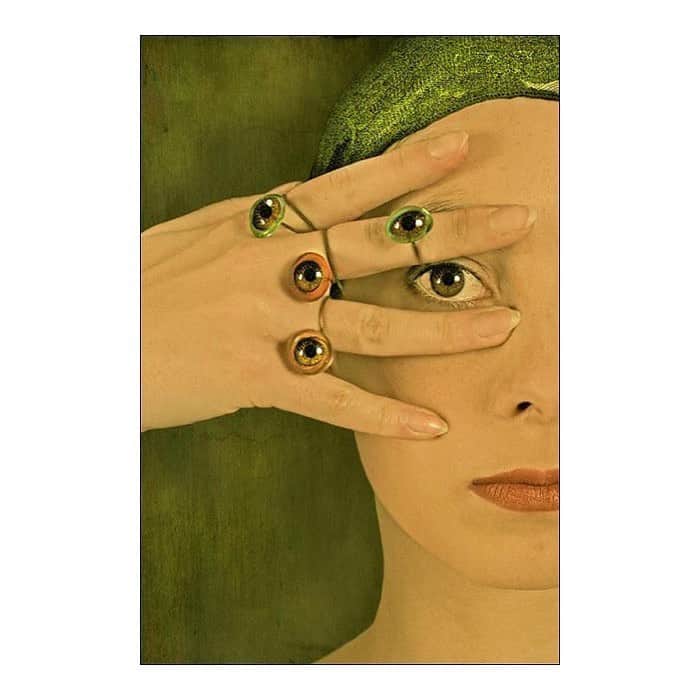 ティーバッグスのインスタグラム：「Eye see you ✨ Tap through today’s story for a little enchantment. #HappyHalloween #MISAworld」