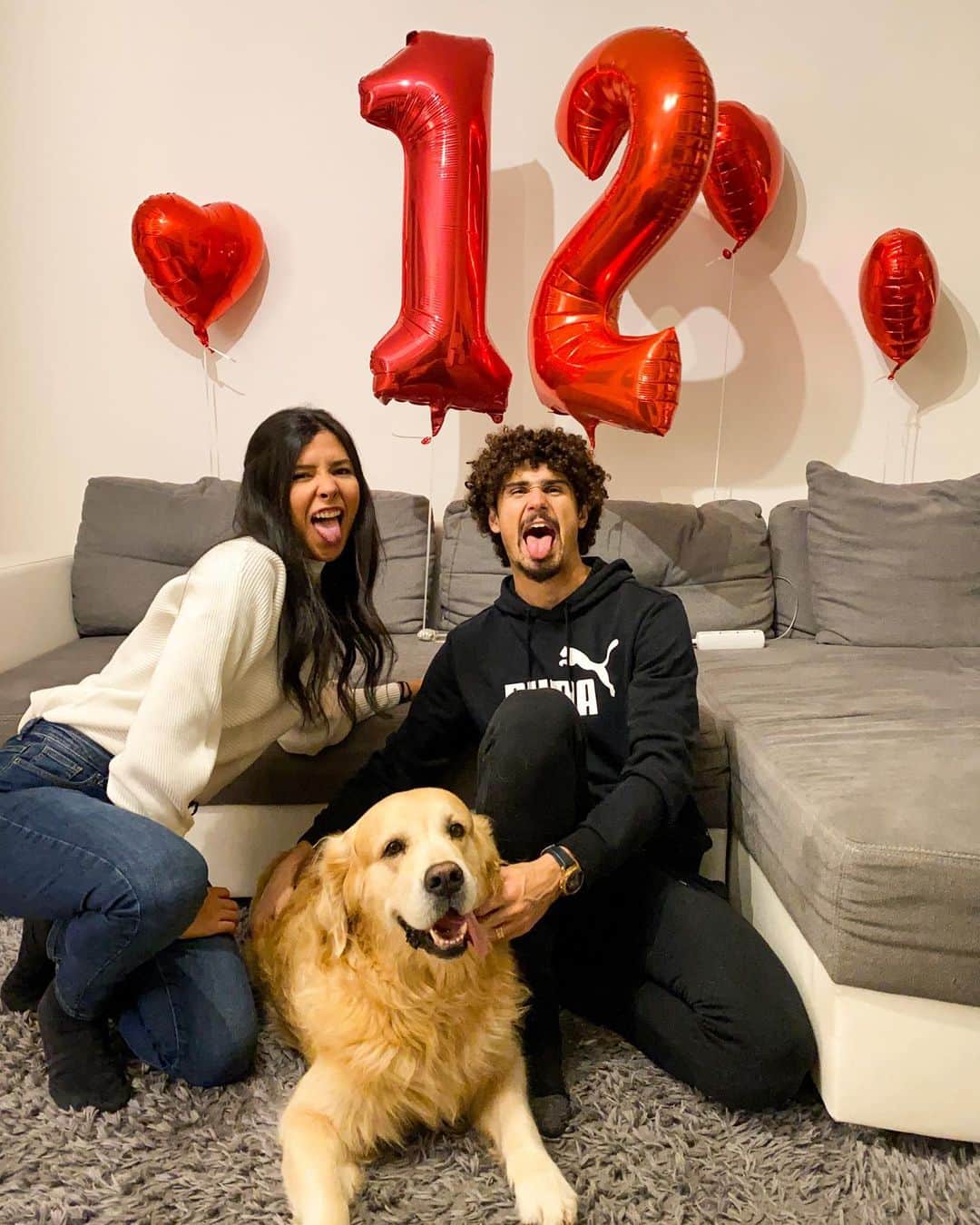 のインスタグラム：「12 Jahre der besten Entscheidung meines Lebens . Ich liebe dich sehr ♥️ . . . 12 anos da melhor atitude da minha vida. Te amo muito! ♥️ . . . #aniversary #12yearstogether #jahrestag #12jahrezusammen #12anoscomvocê #loveyou #forever #teamo #prasempre」