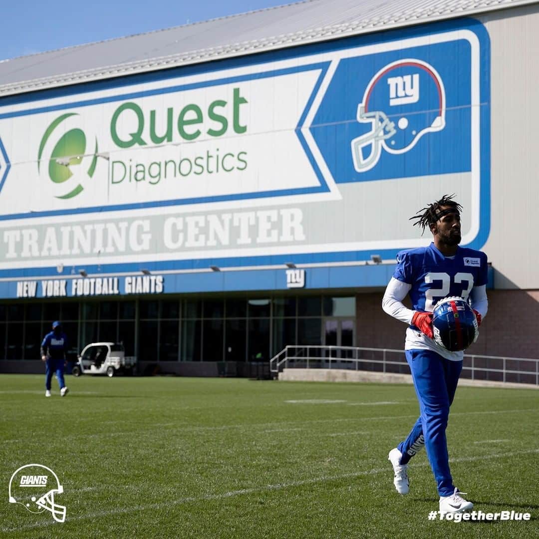 New York Giantsさんのインスタグラム写真 - (New York GiantsInstagram)「Primetime prep 💪  #TogetherBlue @questdx」11月1日 6時00分 - nygiants