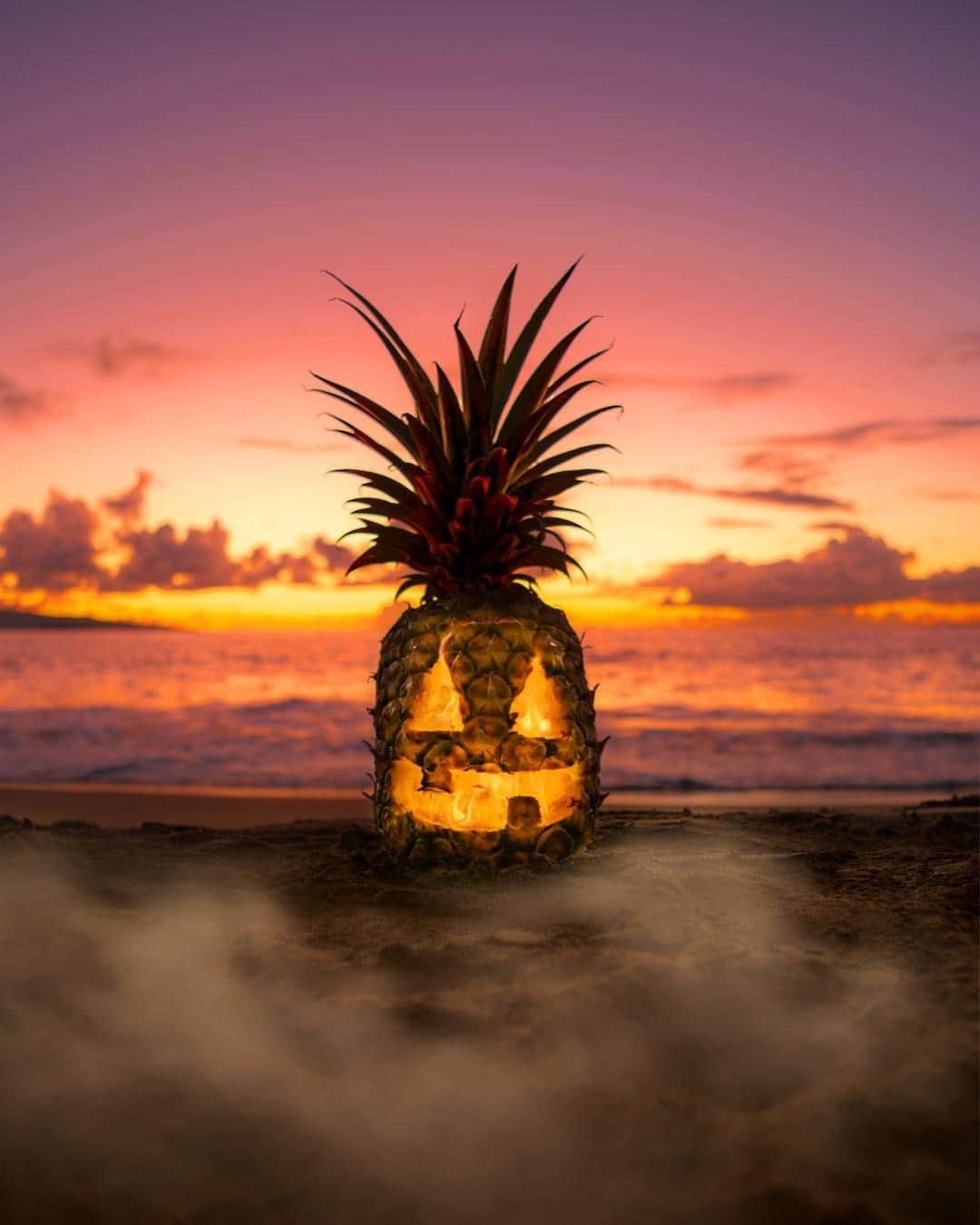 ハワイアン航空さんのインスタグラム写真 - (ハワイアン航空Instagram)「Happy Aloha-ween! 🎃🍍⠀ We love @bayday808's island twist on this year's festivities!⠀ ⠀ Let us know what you're dressing up as this year in the comments below.」11月1日 6時00分 - hawaiianairlines