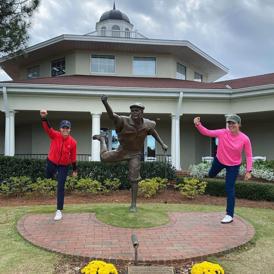 ヴィッキー・ハーストのインスタグラム：「Pinehurst No. 2 w/ @robiliti and Payne ❤️」