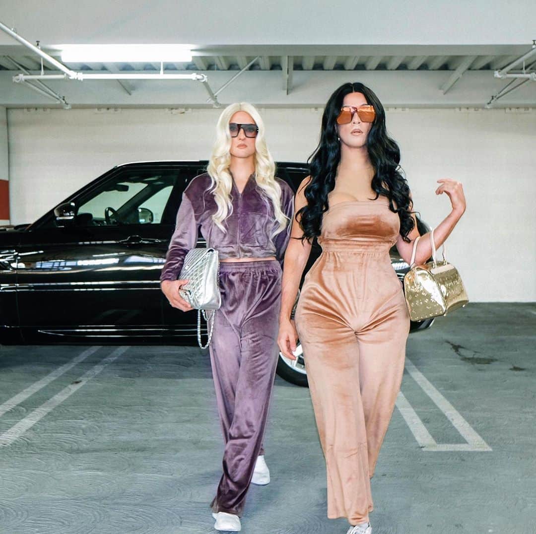 ブラッド・ゴレスキーのインスタグラム：「Kim Karbradshian West is excited to announce the launch of @skims iconic velour collection! The OGs are back! @kimkardashian @parishilton @matty_holloway 📷 @taylorjjames 💄 @jentioseco  #kimkardashian #parishilton #theogs #2000s #thatshot #halloween」