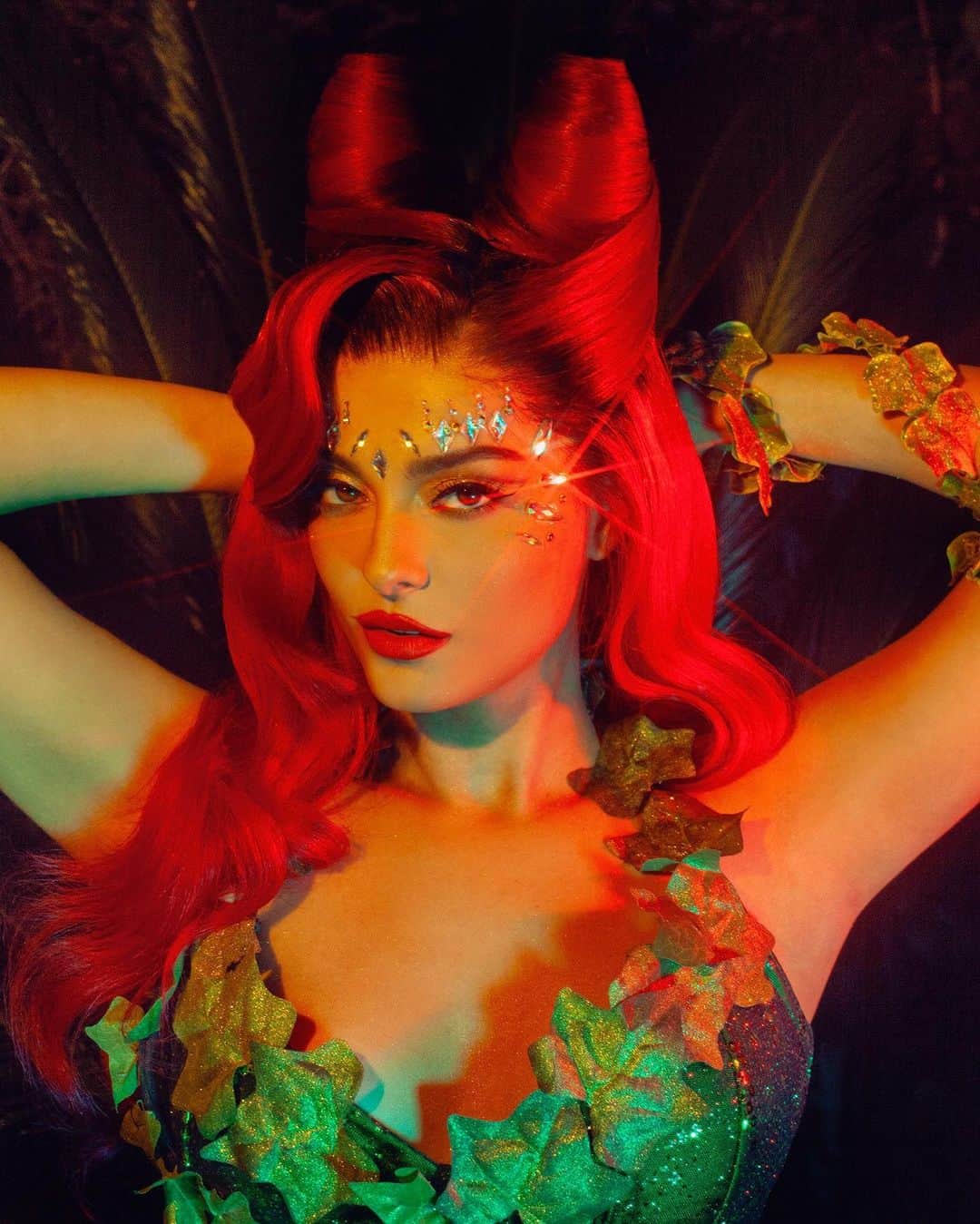 Bebe Rexhaさんのインスタグラム写真 - (Bebe RexhaInstagram)「Poison ivy by @thomkerr @makeupbysamuel @hairbyiggy」11月1日 6時37分 - beberexha