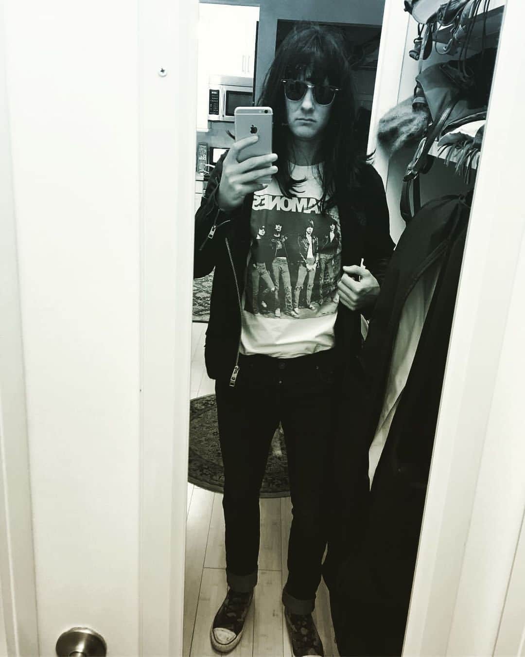 ジェレミー・アボットのインスタグラム：「“Nothing to do, nowhere to go, oh I wanna be sedated” • Halloween 2016... feels like I pulled this one out 4 years too soon!  Happy Halloween! Please be safe. Take care of yourself and those around you! 🧡」
