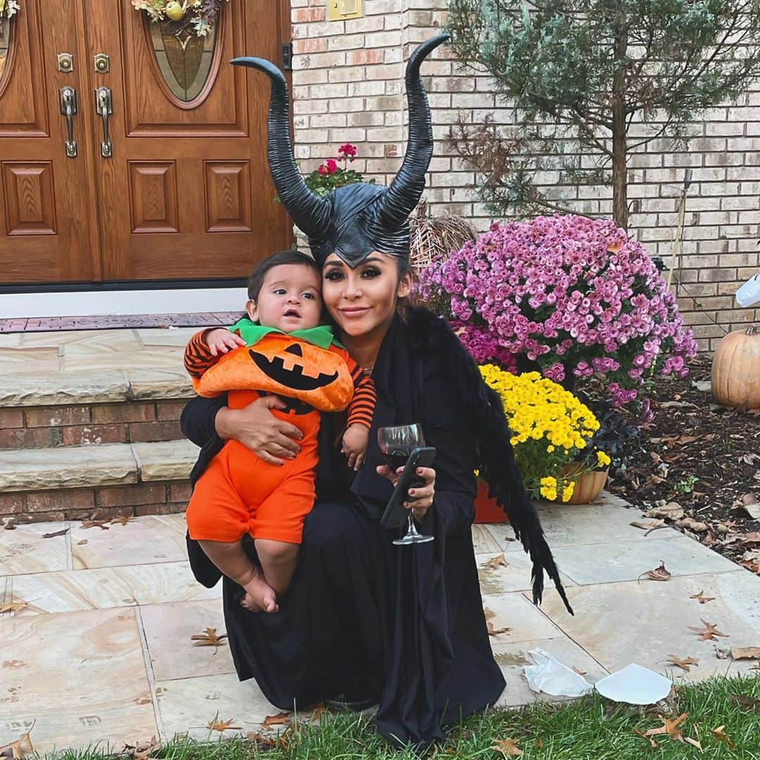 ニコール・ ポリッツィさんのインスタグラム写真 - (ニコール・ ポリッツィInstagram)「MY LITTLE SPOOKLEY 🎃🖤」11月1日 6時50分 - snooki