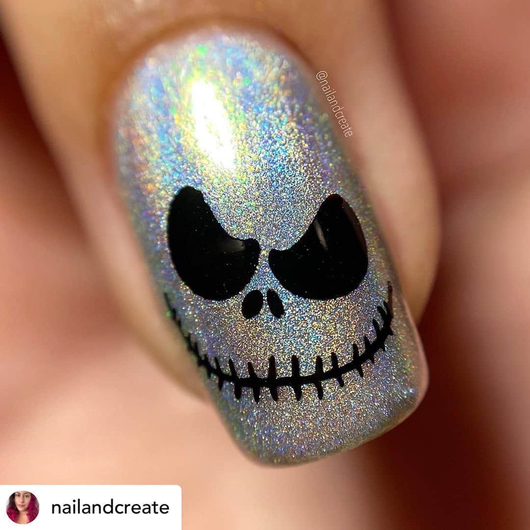 Nail Designsさんのインスタグラム写真 - (Nail DesignsInstagram)「Credit• @nailandcreate Found an unposted Jack Skellington in macro among my pictures so enjoy . Prism Polish {The Dreaming} Mundo de Unas stamping plate . #jack #jackskellington #nailstagram #nailsofinstagram #macrophotography #thenightmarebeforechristmas #prismpolishuk #prismthedreaming #mundodeunas #nailart #holosexual #nailporn #instanails #nacprism #nacburton #nailspafeature #indieswatch」11月1日 6時54分 - nailartfeature