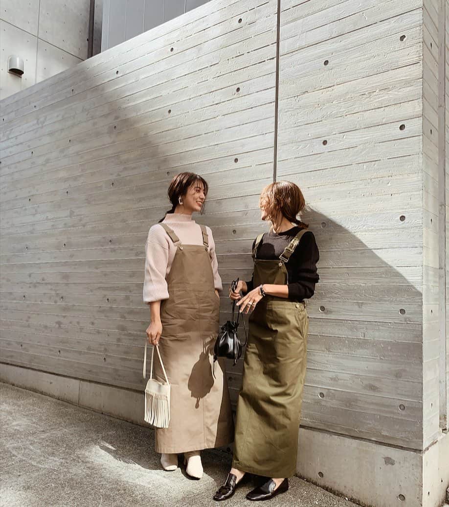 のインスタグラム：「@miiikunkun  さまと一緒に♡  楽しかった🙆‍♀️  オソロコーデで嬉しすぎる♡ そして、カジュアルなジャンスカが、 可愛い♡  これも カーキ、ブラック合わせで、大人カジュアルでした。  上下 @citrinechakra   ┈┈┈┈┈┈┈┈┈┈ #オソロコーデ#リンクコーデ#ママガール#ママコーデ#ママ友ランチ #ママリ #ママファッション #ママライフ #ママコーディネート #ママスタグラム #ママスタイル #男の子ママ #女の子ママ #シトリンチャクラ#citrinechakra #ジャンスカ#ジャンパースカート #大人カジュアル#大人カジュアルコーデ」
