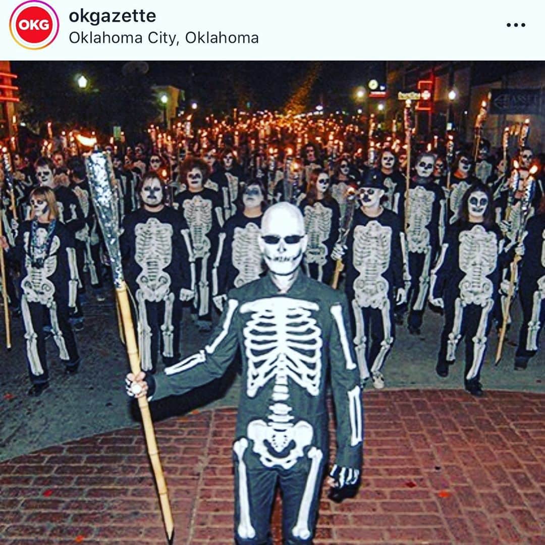 ウェイン・コインさんのインスタグラム写真 - (ウェイン・コインInstagram)「Yessss!!! Throw back to March Of A Thousand Flaming Skeletons in downtown Oklahoma City...!!!! @mtekbot @okgazette  #theflaminglips #flaminglips」11月1日 7時33分 - waynecoyne5