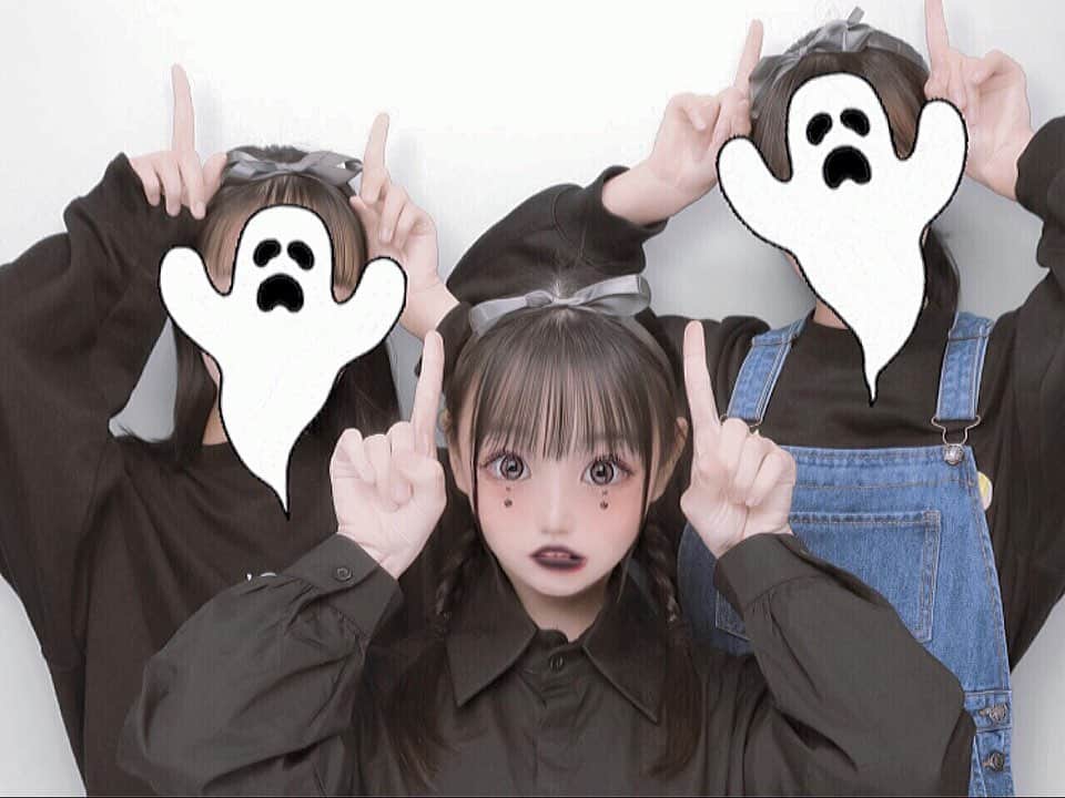 のインスタグラム：「・ Halloweenしてきた👻🖤 ・ ・ 来年は洋館メイドとか着たいなぁって‪( ◜௰◝ ）‬ ・ ・ 次はクリスマスだね〜🎅🏻🎄 クリスマスもお楽しみに〜〜🥺♥️♥️」