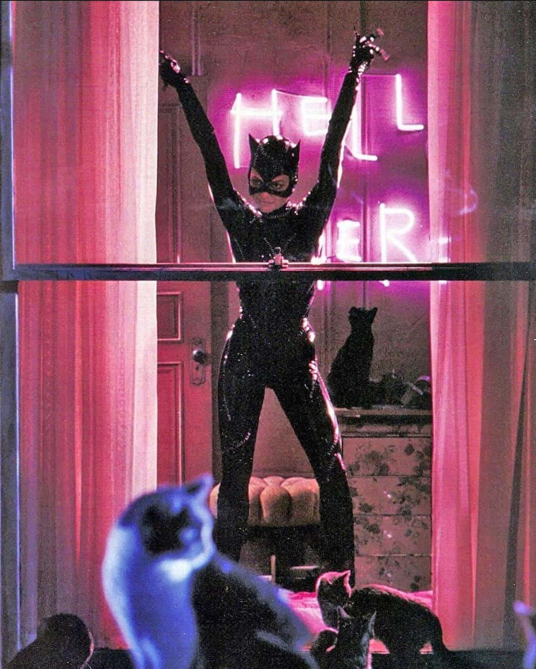 シャニーナ・シャイクのインスタグラム：「Spooky time 🎃HAPPY HALLOWEEN!!」