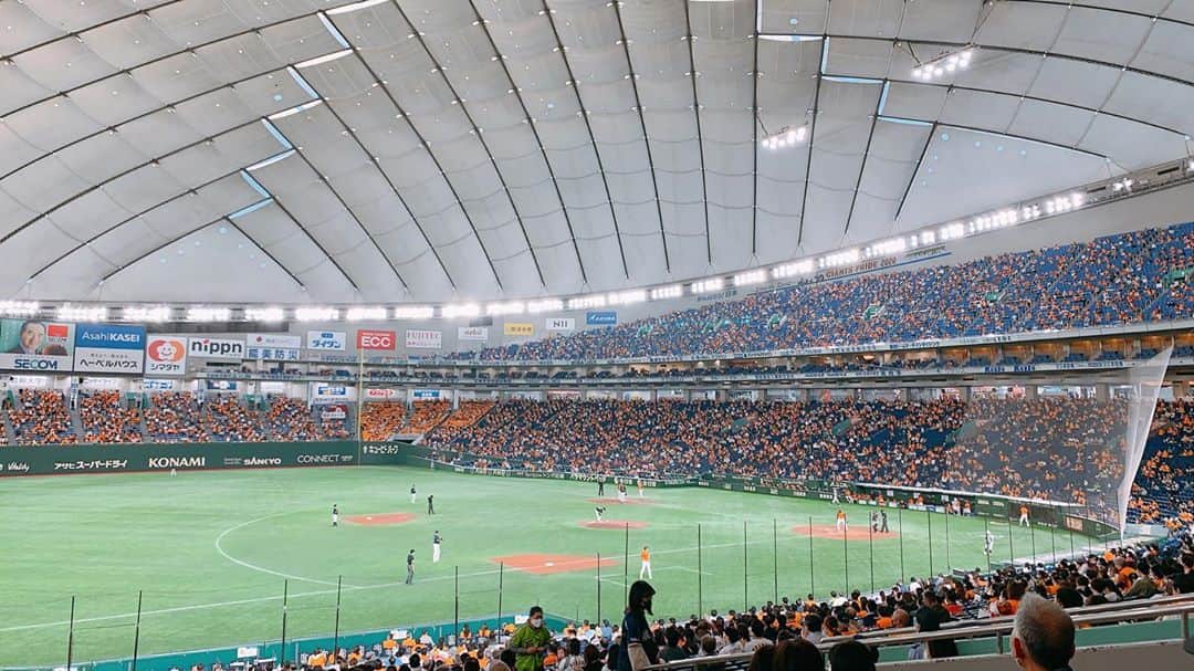 新保友映のインスタグラム：「昨日はここから⚾️😃  #巨人 #giants  #ジャイアンツ #読売ジャイアンツ  #読売巨人軍 #ヤクルト #ヤクルトスワローズ #スワローズ #yakult #swallows #東京ヤクルトスワローズ #東京ドーム #野球 #baseball #야구 #東京 #東京シリーズ #tokyo #野球観戦」
