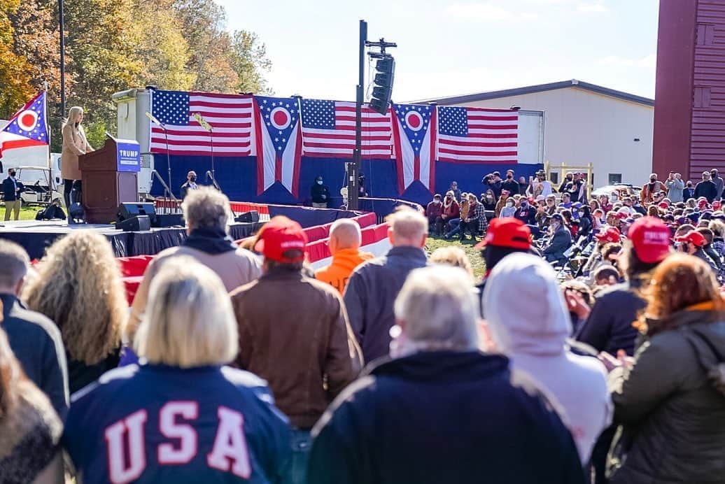 イヴァンカ・トランプさんのインスタグラム写真 - (イヴァンカ・トランプInstagram)「Thank you Youngstown, Ohio! #MAGA」11月1日 8時16分 - ivankatrump