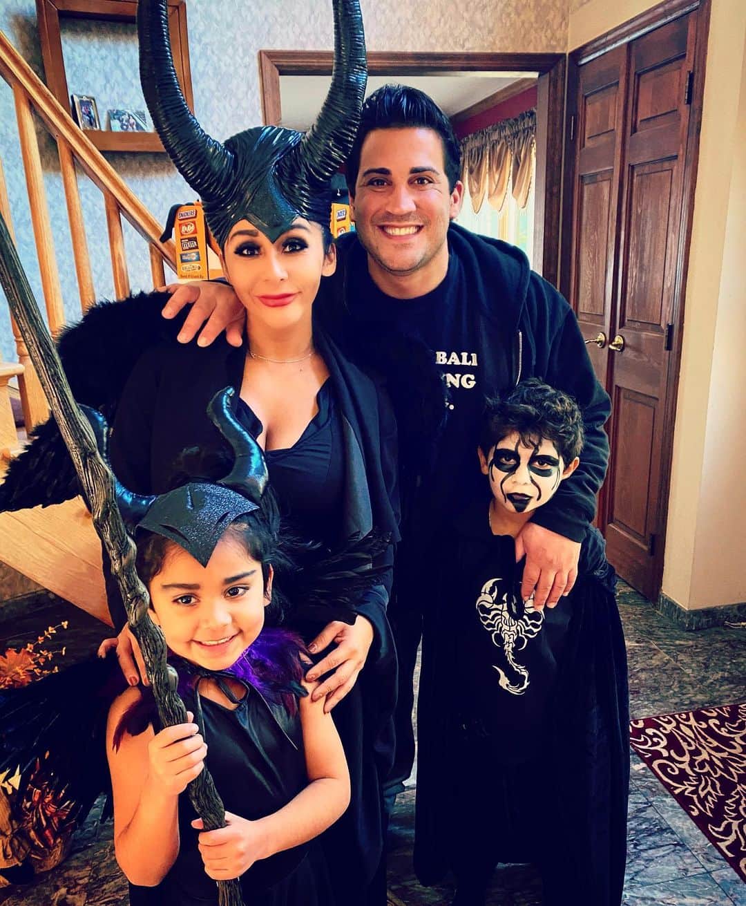ニコール・ ポリッツィのインスタグラム：「Minus a spookley Angelo 🎃🙏🏽」