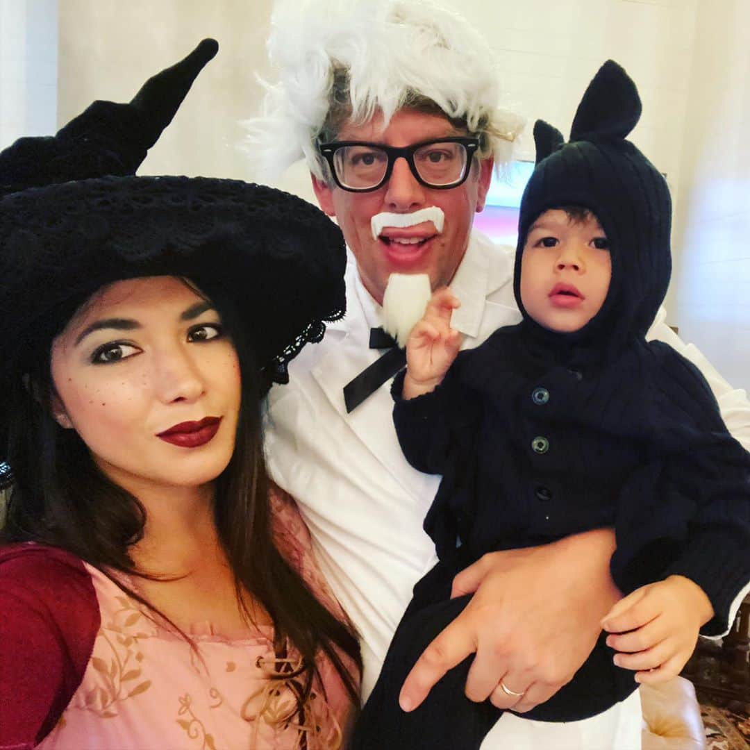 ミシェル・ブランチのインスタグラム：「A witch, the Colonel and a bat boy walk into a bar... 🦇⚾️ Happy Halloween, you creeps! Stay spooky!」