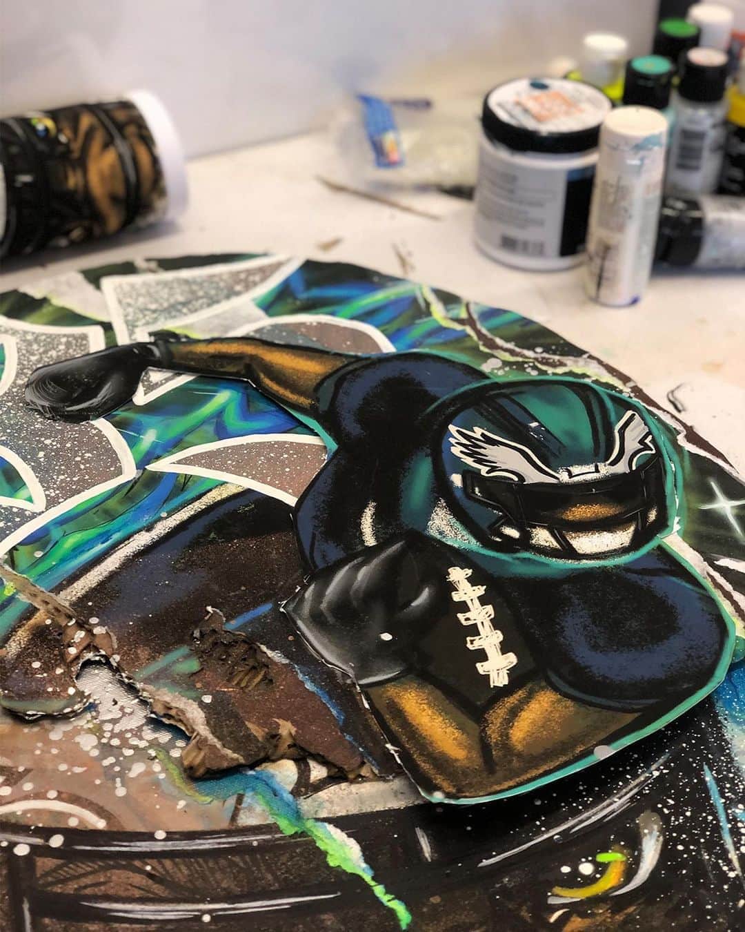 NFLさんのインスタグラム写真 - (NFLInstagram)「“Watching their textures and beginning to blend with my own studio practices of reflection, brought this piece about - a glimpse into Scott’s power move!” #NFLArtistReplay (🎨 via @rixyfz)」11月1日 9時14分 - nfl