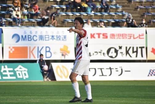 橋本英郎のインスタグラム：「【鹿児島戦勝利】 久々の勝利。  鹿児島に押し込まれた厳しい試合でしたが、勝てて内容以上に大事な勝ちを手にする事が出来ました。  自分はまだまだですがしっかりチームに貢献できるように準備します！！  #橋本英郎  #fc今治  #鹿児島ユナイテッドfc  #umbro  #次は  #ガンバ大阪u23戦  #連戦頑張ります」