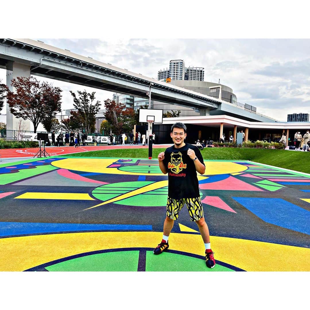 のインスタグラム：「Nike play ground🌈  #ALLDAY #underdog #新豊洲 #NIKEコート #アオキックス」