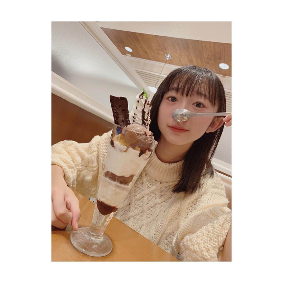 ももかさんのインスタグラム写真 - (ももかInstagram)「おデザTime🧁🍨🍮🍦 ・　 ・　 ・ 明日からまた1週間がんばろ🏋🏼‍♀️ ・ ・ #ももかチャンネル #youtube  #ジョナサン #パフェ #ハロウィンなんもしなかった」11月1日 19時16分 - momoka_ch