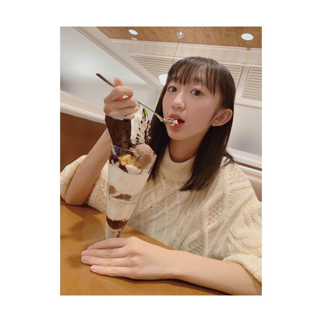 ももかさんのインスタグラム写真 - (ももかInstagram)「おデザTime🧁🍨🍮🍦 ・　 ・　 ・ 明日からまた1週間がんばろ🏋🏼‍♀️ ・ ・ #ももかチャンネル #youtube  #ジョナサン #パフェ #ハロウィンなんもしなかった」11月1日 19時16分 - momoka_ch