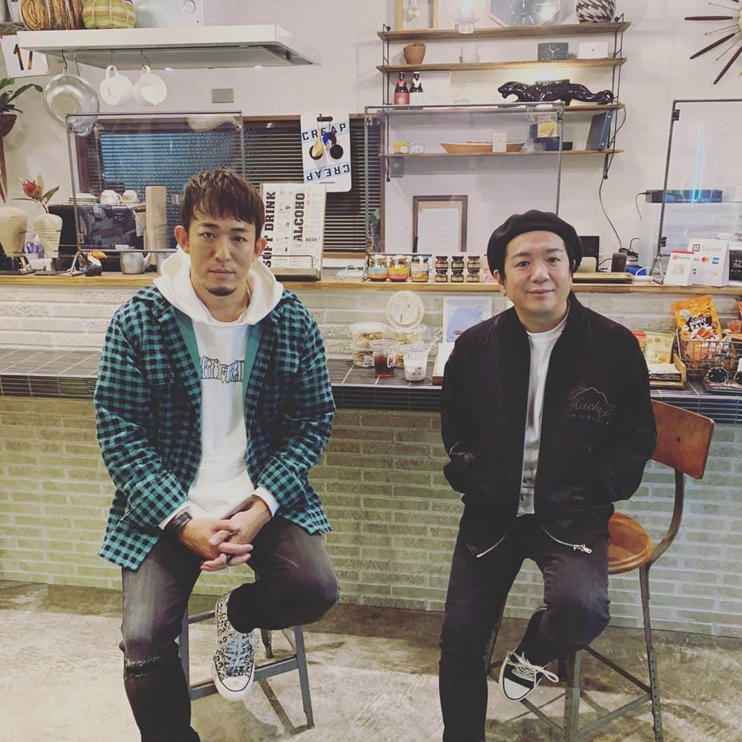 LITTLEのインスタグラム：「ZIMOTO RECORDSオンライン特番 LITTLE×ファンキー加藤の八王子対談"ジモトーク" そして、八王子のライブハウスマッチボックスでのLIVE映像を配信！！ 是非チェックしてみてください！ 八王子LOVE/八王子少年 八王子少年/LITTLE  https://www.youtube.com/watch?v=JJK7zcS1R_s&feature=youtu.be」