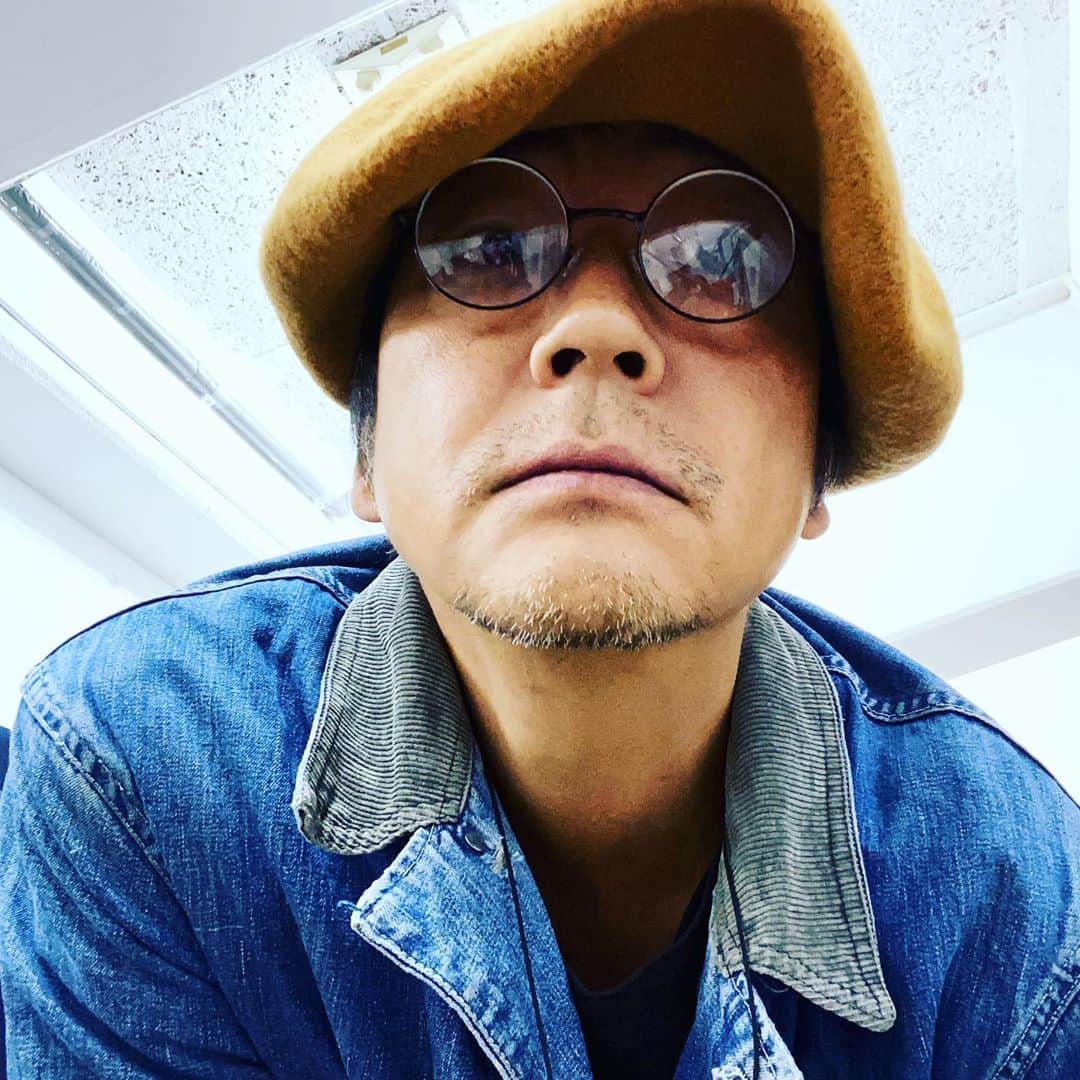 月に吠える。のインスタグラム：「祐天寺 That Feel  不定期にOPEN始めたとさ。  #thatfeel  #大森南朋」