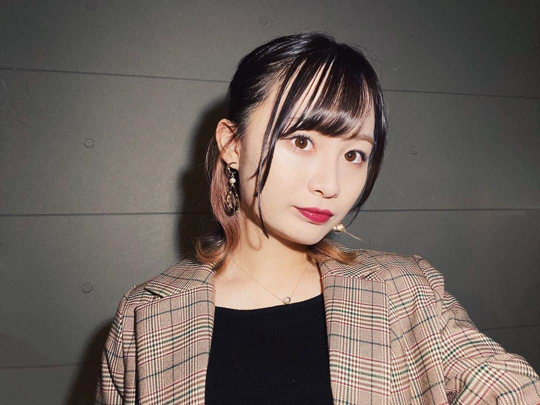 Luna.（ルナ）のインスタグラム：「ただ、誰かの日常や生活に寄り添える音楽を届けられたらなー…と思います 精進 #selfie」