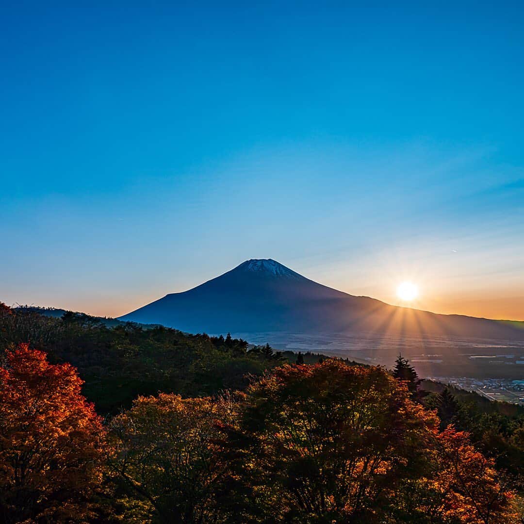tomohiro koshikaのインスタグラム：「山梨県　二十曲峠 富士夕景」