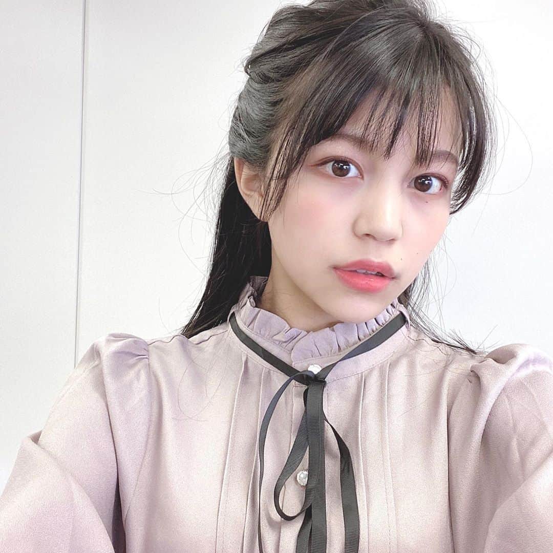 北川花音のインスタグラム：「﻿ 今月号のオフショ☁️﻿ いつもよりもガーリーなお洋服だったんだ〜♡﻿ ﻿ もうすぐ受験なので、投稿がゆっくりになってしまうけど、これからもよろしくお願いします🙇‍♀️﻿ ﻿ ﻿ #北川花音　#ガーリー　#ニコラ　#nicola」