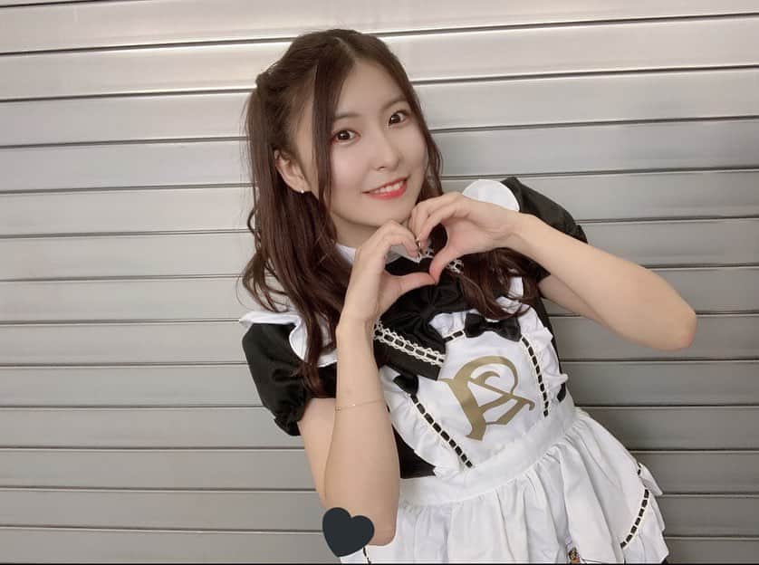 杉山愛佳のインスタグラム：「･ ･ ･ ･ 今日はメイドさんになったらしいよ¨̮ ハロウィン終わってるのに恥ずかしすぎた🙊 #コスプレ #メイド #現地でトーク会」