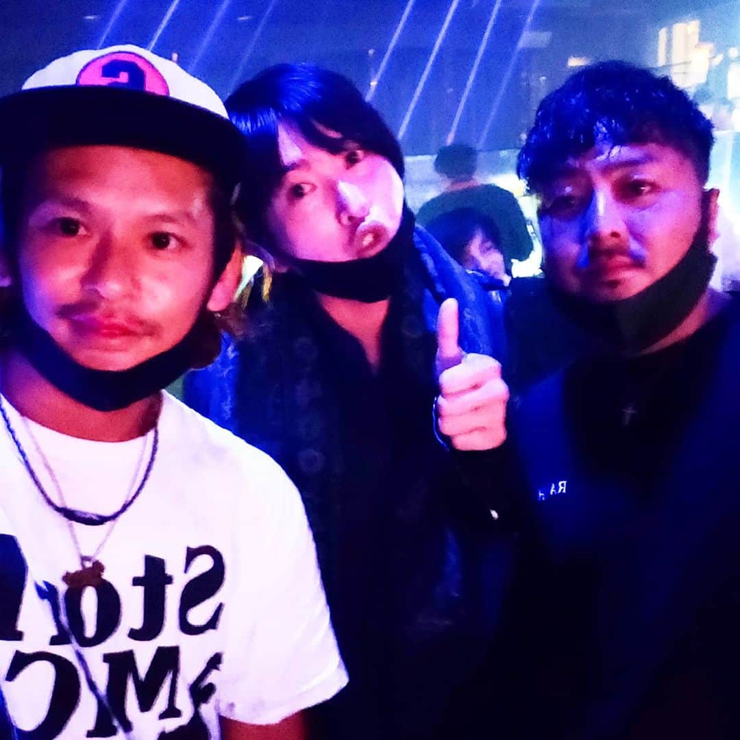 五十嵐恭雄さんのインスタグラム写真 - (五十嵐恭雄Instagram)「久々の #あいのり 仲間イッシーと！🌏🚌💨そして社長と福岡bijou でDJでしたー！✍️楽しかったー！🐥  #club #福岡 #bijou」11月1日 11時27分 - yasuo_ikarashi_