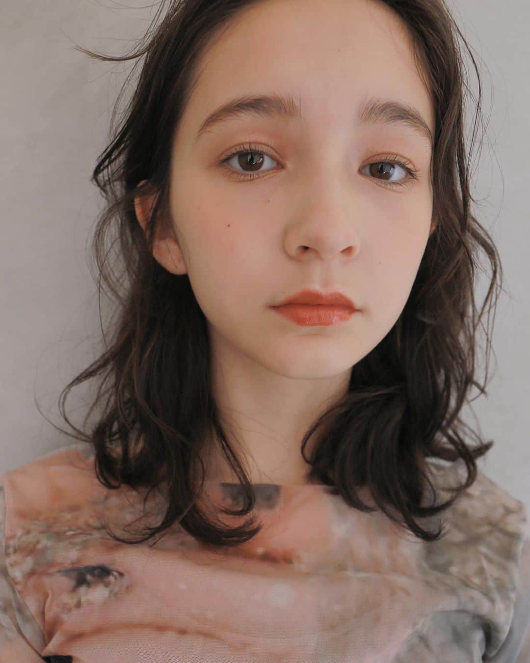 野々口祐子のインスタグラム：「11月スタート☺️ 2020年残り2ヶ月やり切ります✂️ 12月にかけて混み合いますので、 お早めのご予約お待ちしております🤍 #nono_hair #nono_make  #syan_tokyo」