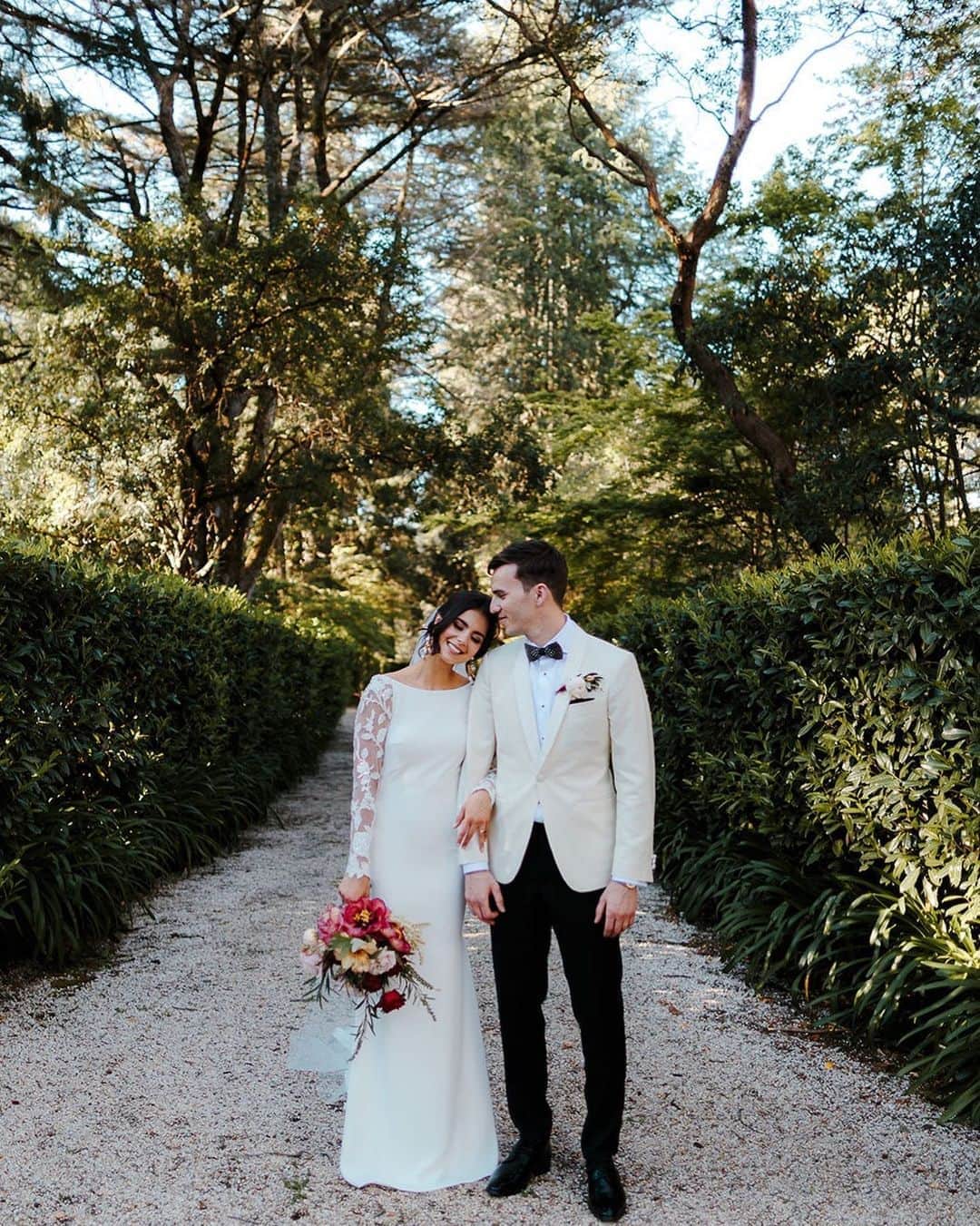 Vogue Australiaさんのインスタグラム写真 - (Vogue AustraliaInstagram)「“I love old fashioned, vintage looks," Zoe Helene told @voguebridesaustralia of her demure wedding day look. "I didn’t want a bold, overly decorated wedding dress, I wanted the simplicity of my look to speak for itself.” Her dream gown came to life at the hands of the designers of Barcelona-based label Atelier Pronovias and was perfectly suited for this Blue Mountains wedding. Link in bio to see inside these nuptials. 📷 @olisansom at Briars Atlas」11月1日 11時50分 - vogueaustralia