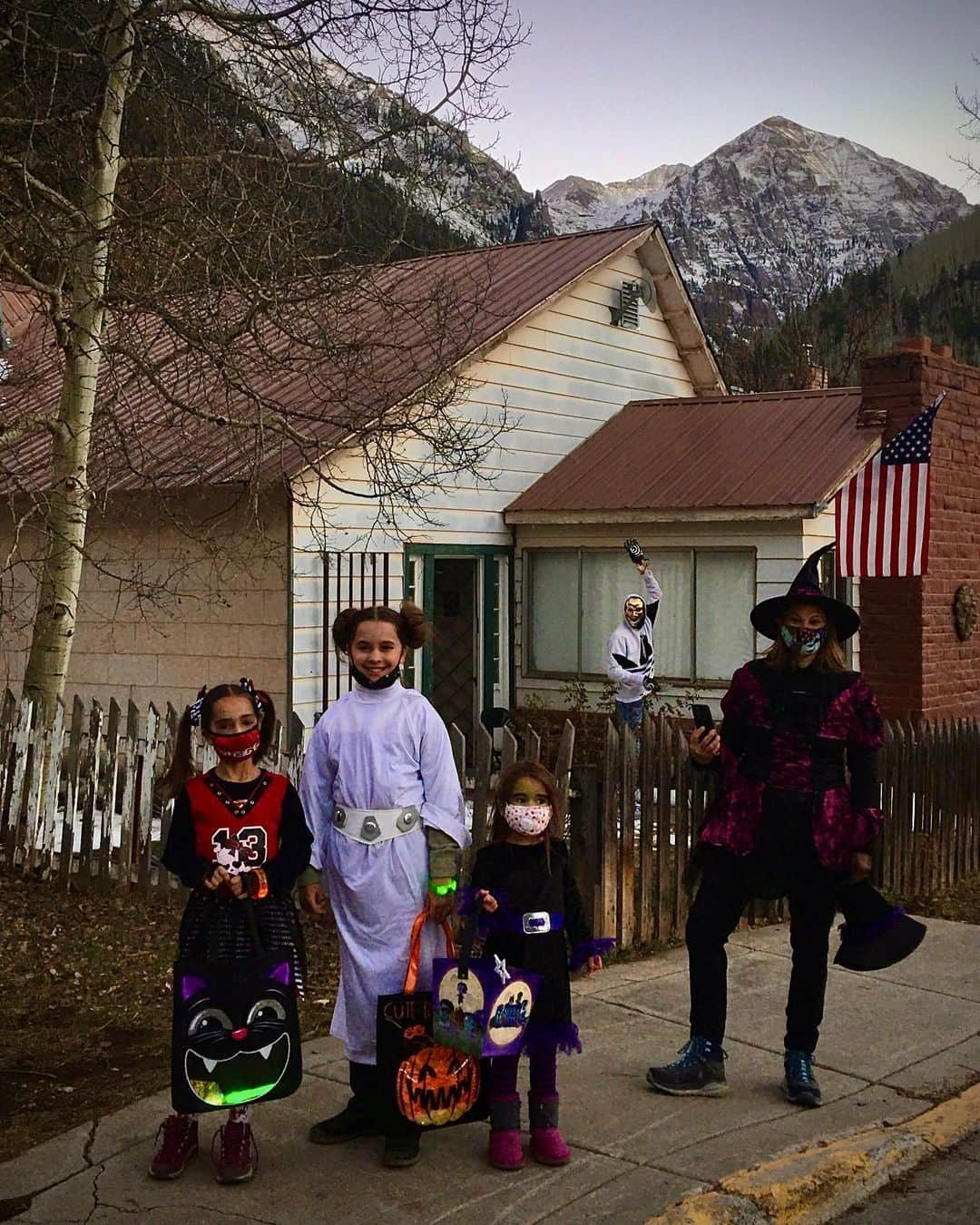 チャド・ロウさんのインスタグラム写真 - (チャド・ロウInstagram)「Happy Halloween!! 🎃🦇👻」11月1日 12時00分 - ichadlowe