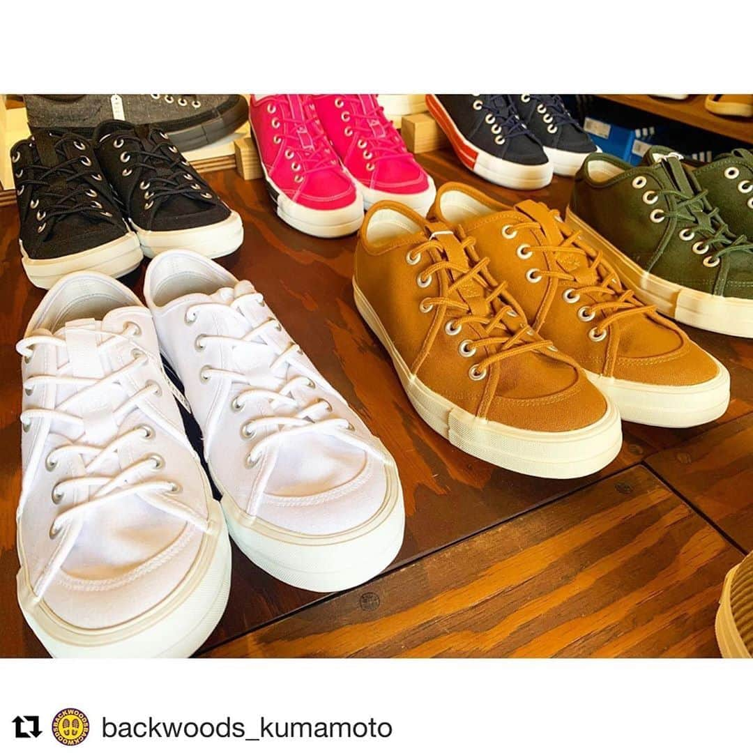 アールエフダブリューさんのインスタグラム写真 - (アールエフダブリューInstagram)「#Repost @backwoods_kumamoto with @get_repost ・・・ 2020/11/01 日曜日 12:00-19:00  11月スタート。  半年以上も得体の知れない物に振り回されている 2020年も残り2ヶ月。  嫌悪の対象がウイルスそのものより、 思考の合わない対人間になりつつあるような。  マスクに効果があるとか無いとかの議論よりも それが"気遣い"の形であるなら その気遣いをもっと大らかに。  年末年始へ向け、 楽しい事を考え 楽しい事に動いていきたいものです。  今月も御来店お待ちしています。  #rfw  2020.11.14(Sat) RFW デザイナー 鹿子木氏来熊 12:00〜 店頭即売会 20:00〜 交流会  #backwoods_kumamoto #shoes #fashion #sneaker #boots #バックウッズ #バックウッズ熊本 #靴 #ファッション #スニーカー #ブーツ #セレクトショップ #九州 #熊本 #福岡 #佐賀 #長崎 #大分 #宮崎 #鹿児島 #熊本スニーカー #熊本セレクトショップ #熊本靴屋」11月1日 12時10分 - rfwtokyo