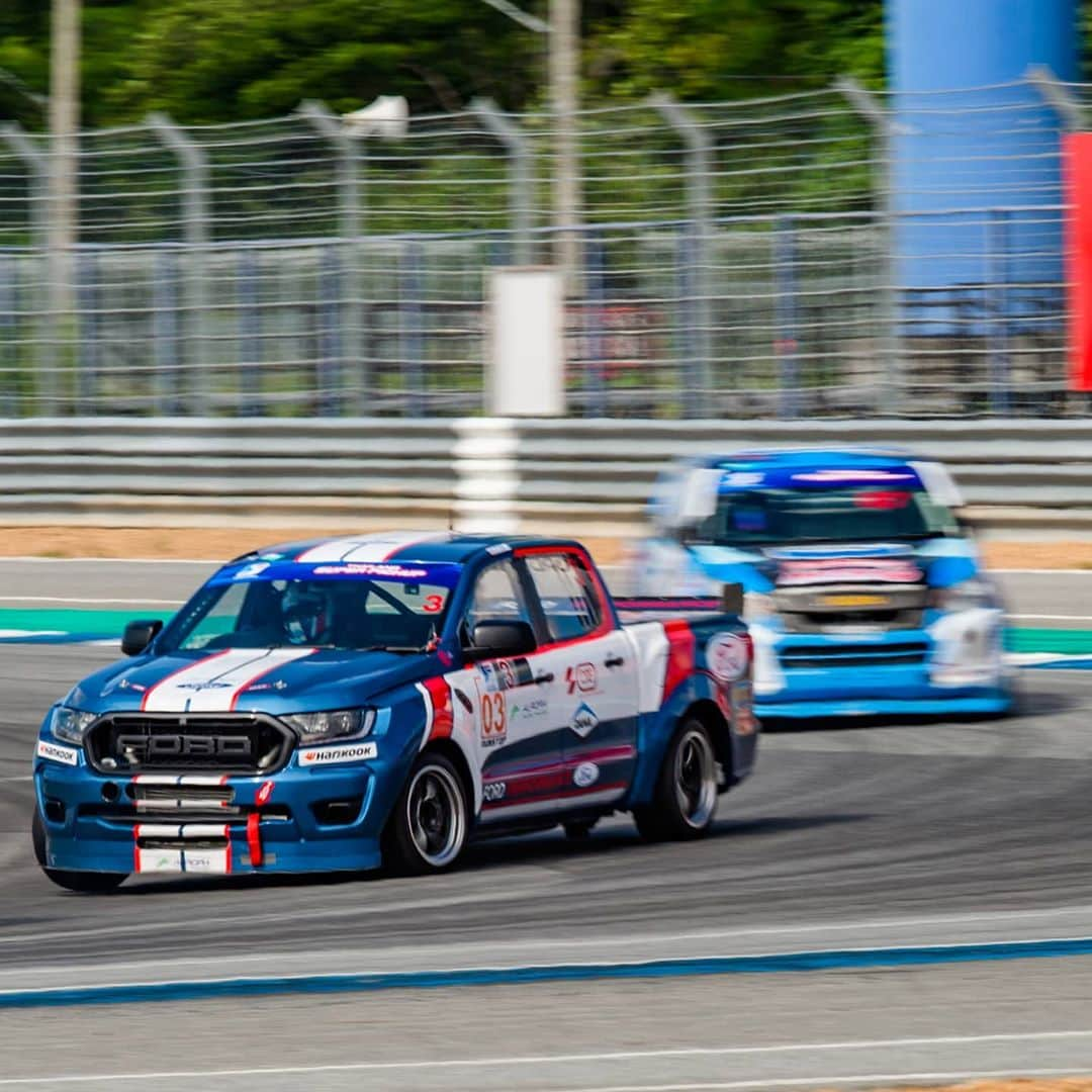 Ford Thailandさんのインスタグラム写真 - (Ford ThailandInstagram)「Great first run by Ford Thailand Racing Team in #ThailandSuperSeries 👏👏👏. ลุ้นกันต่อในการแข่งรอบที่ 2 ของ Thailand Super Pickup #FordRanger #FordPerformance」11月1日 12時12分 - fordthailand