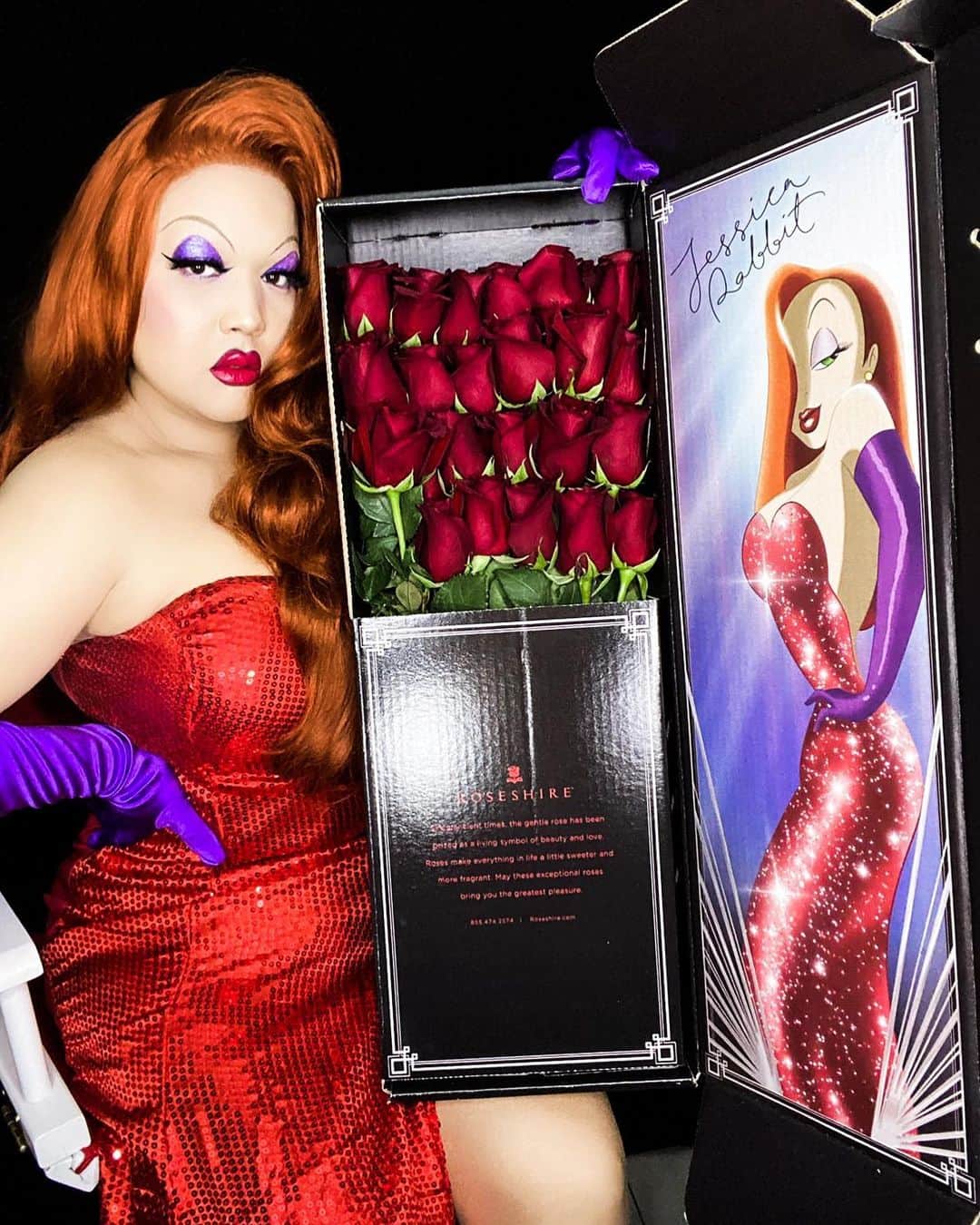 Carolina Gonzalezさんのインスタグラム写真 - (Carolina GonzalezInstagram)「🎃JESSICA RABBIT🌹 Joselyn as Jessica Rabbit #twinning with the most beautiful roses in the most stunning box, thanks to @roseshireco 🙏🏽🌹🕸🕷👻🎃  @msjoselyntorres  #makeupCarolinaGonzalez  #CGonzalezBeauty  #Halloween2020 #JessicaRabbit #Roseshire」11月1日 12時16分 - cgonzalezbeauty