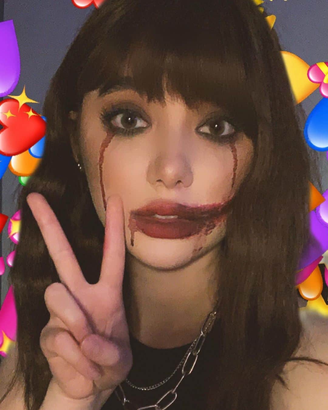 ヤンニーン・ワイゲルのインスタグラム：「When they say you should smile more👿」