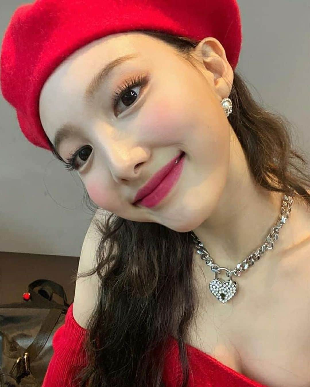 ナヨンさんのインスタグラム写真 - (ナヨンInstagram)「빨간색 토끼 🍓」11月1日 13時22分 - twicenayeon