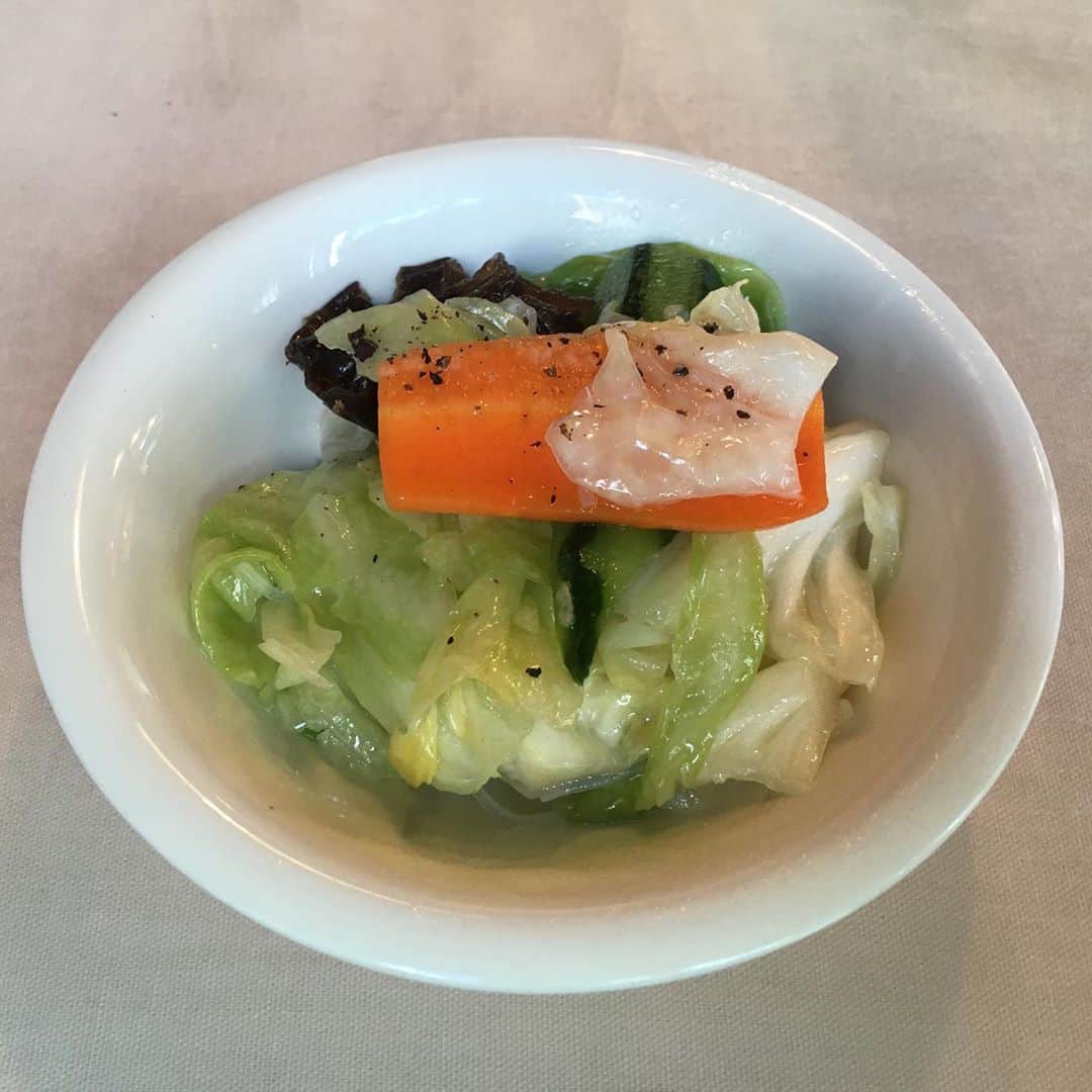 小野瀬雅生さんのインスタグラム写真 - (小野瀬雅生Instagram)「六角橋のサリサリカリーで日本武道館のご褒美その1のスリーコースセット、パキスタンパンジャーブ地方の家庭料理をアレンジ無しでそのまま再現、水を使わず野菜の水分だけで煮込み、味付けは塩と各種スパイスのみ、シンプルながら深い旨味に身も心も元気になる医食同源ウマウマ王アイシテマス♫ #サリサリカリー  #六角橋  #スリーコースセット  #小野瀬雅生  #onosemasao  #ウマウマ王 #ウマウマウー  #スキスキスー  #アイシテマス  #地球上で最も納得のゆく1200円の使い道」11月1日 13時39分 - onosemasao