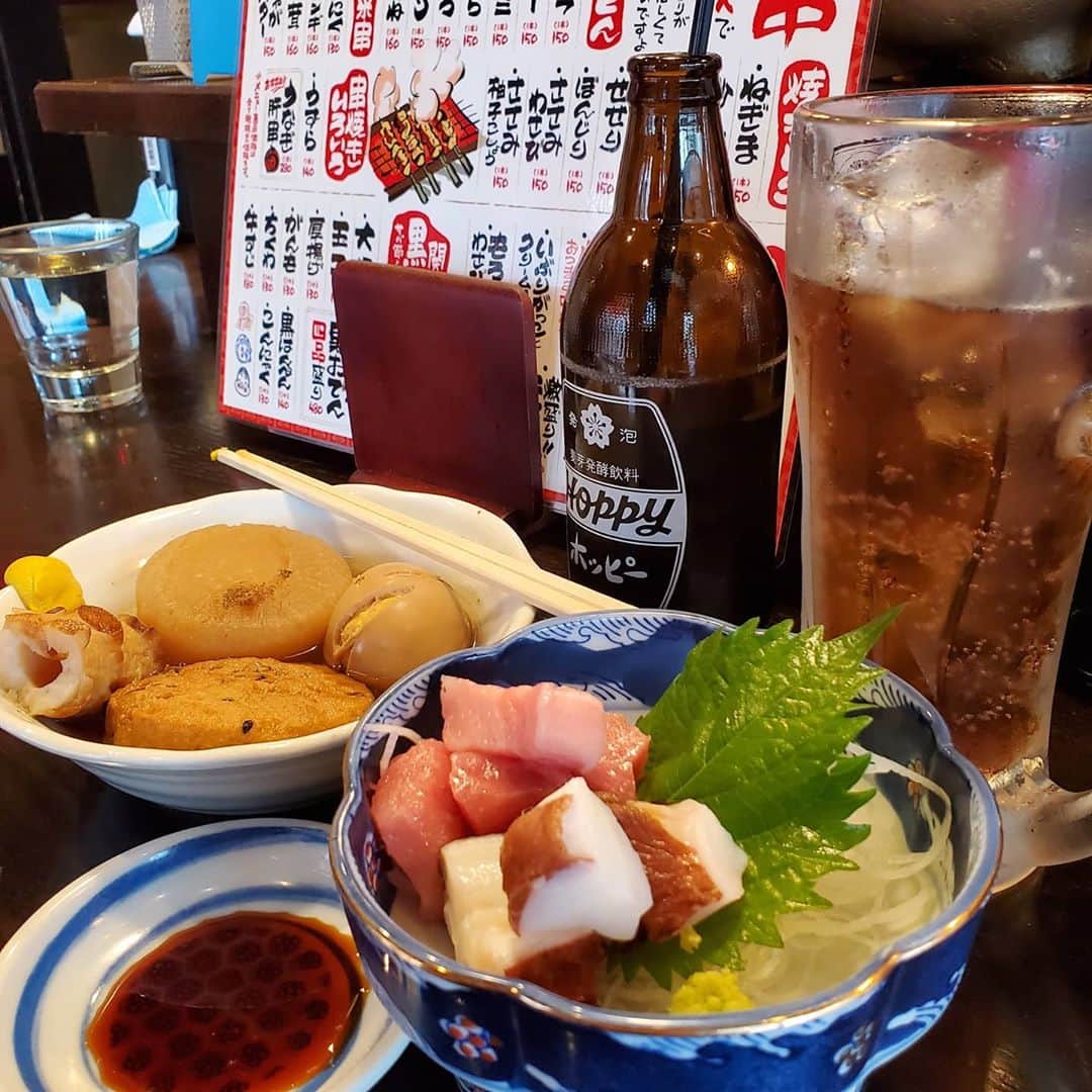 鈴木奈都のインスタグラム：「検定終わって、大門で昼間っから飲みますね～🐟ウヒョ～  #ととけん  #一人飲み  #魚料理」