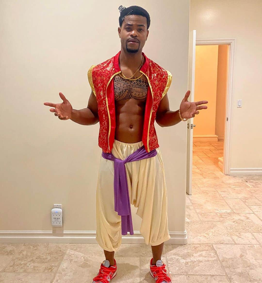 King Bachさんのインスタグラム写真 - (King BachInstagram)「Happy Halloween 🧞‍♂️🎃」11月1日 14時02分 - kingbach