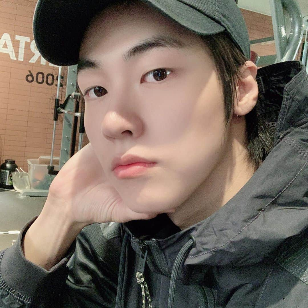 イ・スンヒョプ（N.Flying）さんのインスタグラム写真 - (イ・スンヒョプ（N.Flying）Instagram)「운동 고고!!」11月1日 14時06分 - sssn9_zzzn9