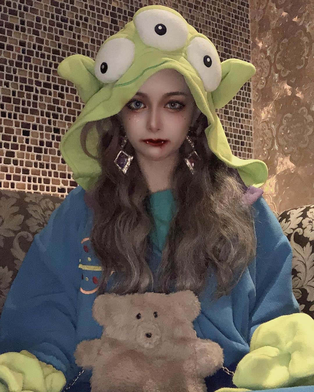 うさたにパイセンさんのインスタグラム写真 - (うさたにパイセンInstagram)「. アホずら🥱 . #リトルグリーンメン #disney #toystory #littlegreenmen #halloween #happyhalloween #cosplay」11月1日 14時14分 - usatanipaisen1215