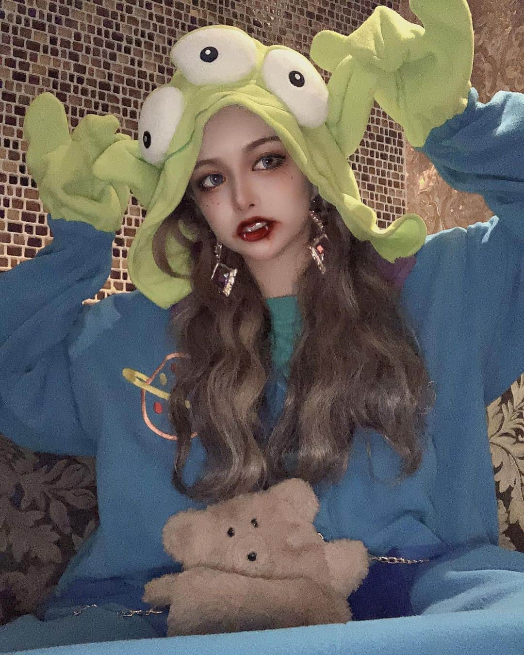 うさたにパイセンさんのインスタグラム写真 - (うさたにパイセンInstagram)「. アホずら🥱 . #リトルグリーンメン #disney #toystory #littlegreenmen #halloween #happyhalloween #cosplay」11月1日 14時14分 - usatanipaisen1215