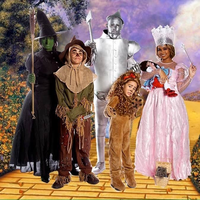 ファボラスさんのインスタグラム写真 - (ファボラスInstagram)「THE FAMILY of Oz 🎃   @emilyb_ as The Wicked Witch @iamprincejoso as Scarecrow  @mrjonasjackson as The Cowardly Lion @myfabolouslife as The Tin Man @latainax3 as Glinda the Good Witch & @journeyisabella_ as Dorothy   #HappyHalloween2020  #TheFamily」11月1日 14時15分 - myfabolouslife
