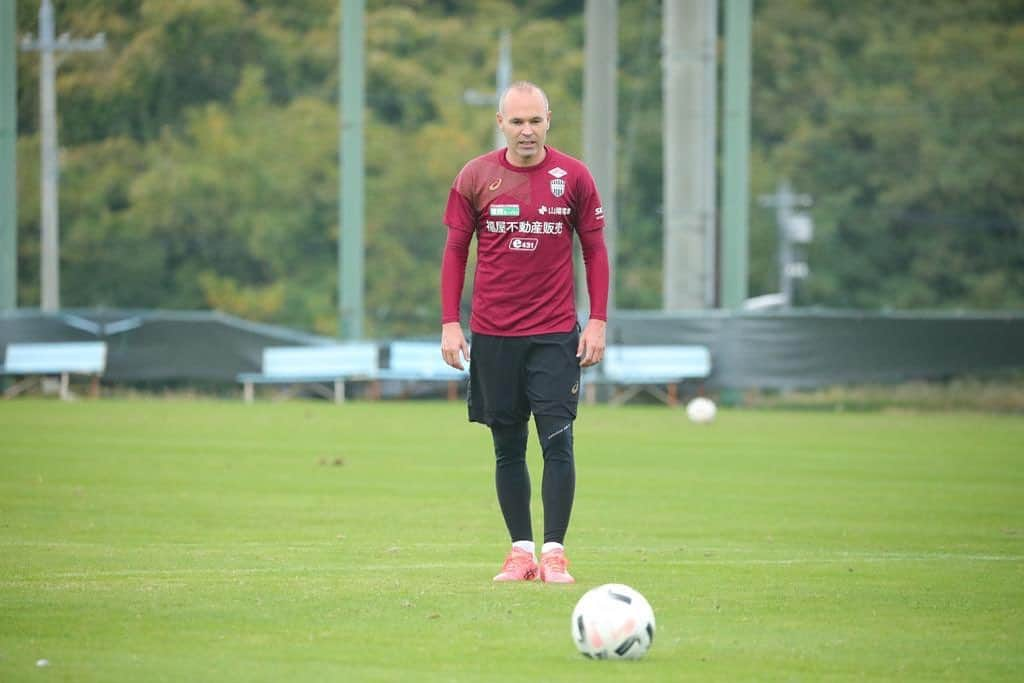 アンドレス・イニエスタさんのインスタグラム写真 - (アンドレス・イニエスタInstagram)「👀 Vamos @visselkobe!」11月1日 14時35分 - andresiniesta8