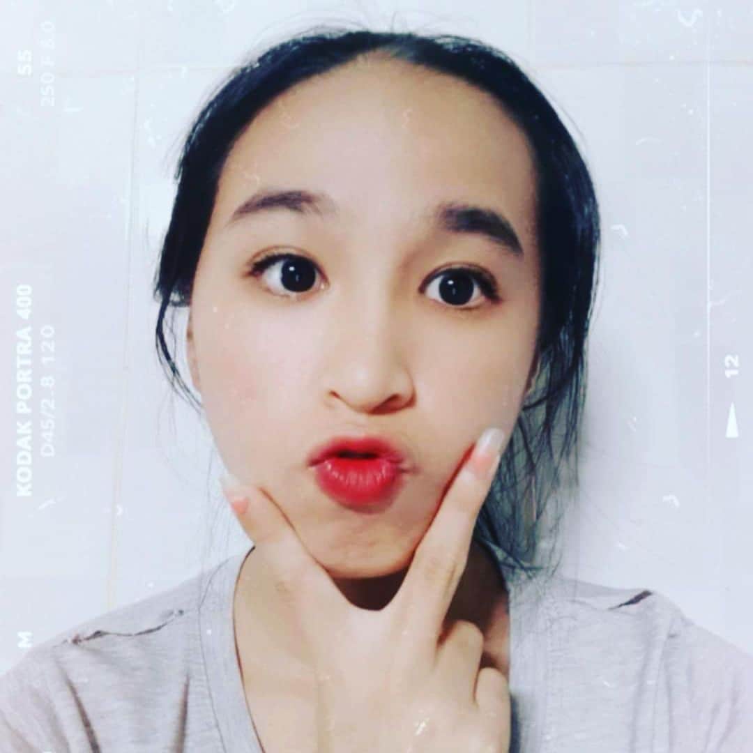 hina_officialのインスタグラム：「푸른 하늘 흰 구름 난 햇살 좋아하거나 너 좋아🤗💕❣️」