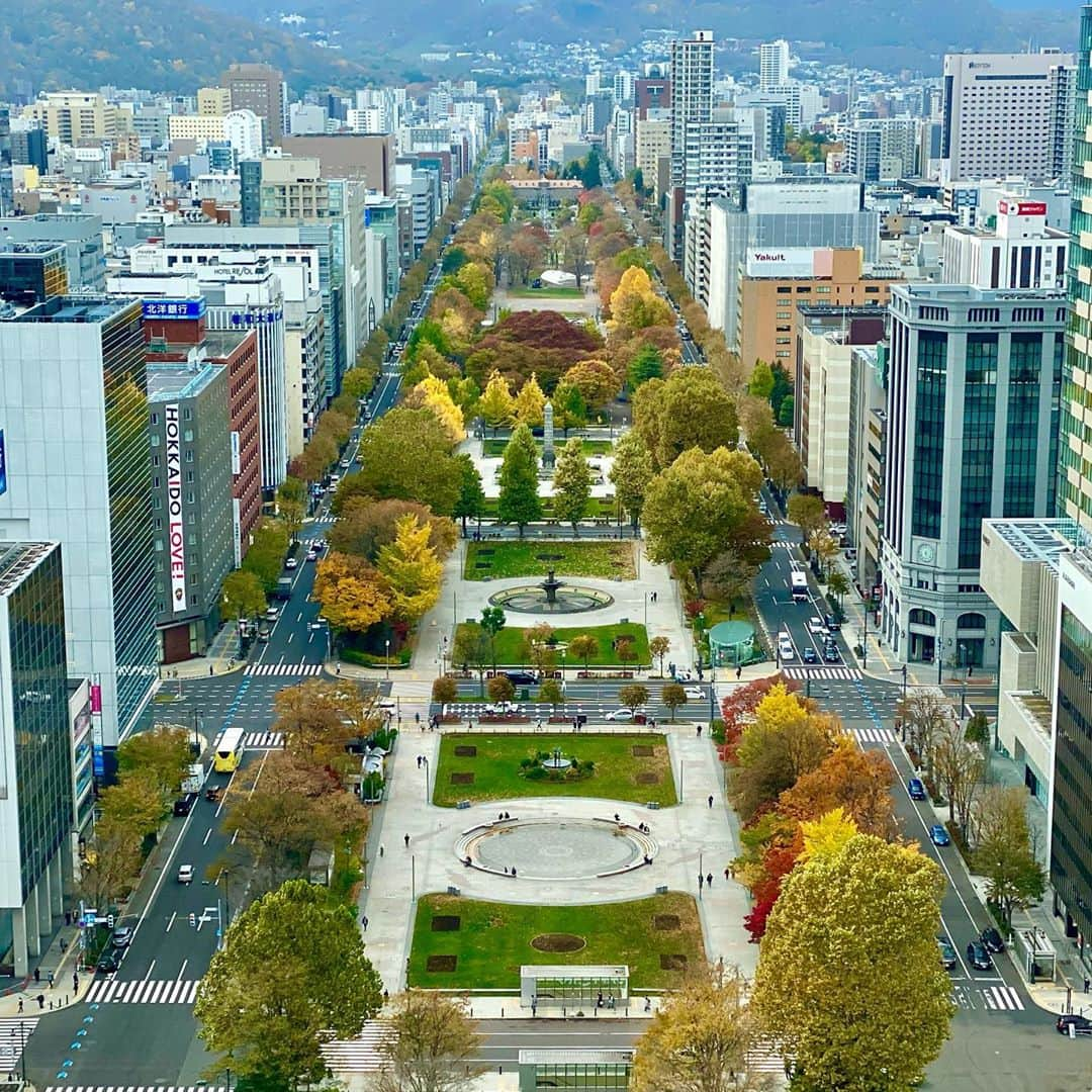 堀江淳さんのインスタグラム写真 - (堀江淳Instagram)「何十年ぶりだろう。 札幌テレビ塔に来たよ！ #札幌 #大通り公園 #札幌テレビ塔 #札幌観光 #北海道観光 #メモリーグラス  #堀江淳  #ザベストテン  #昭和歌謡  #1981年  #水割りをください」11月1日 14時33分 - jun.horie2